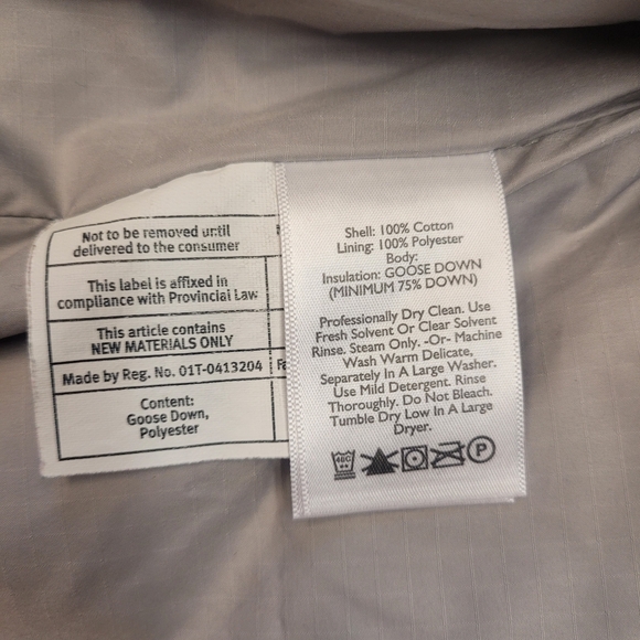 Eddie Bauer Women's White Gray Quilted Down Vest With Toggles Size Medium - Picture 10 of 12